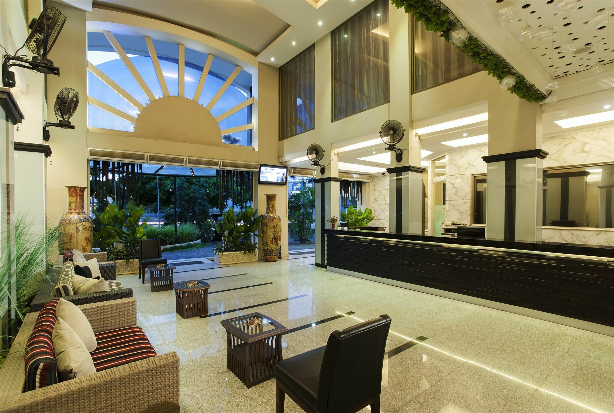 Sun Boutique Hotel Kuta Lombok Buitenkant foto
